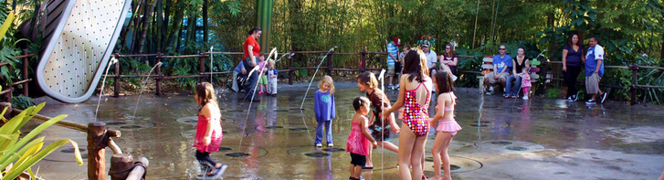 Disneyland_Child_Playing_Water