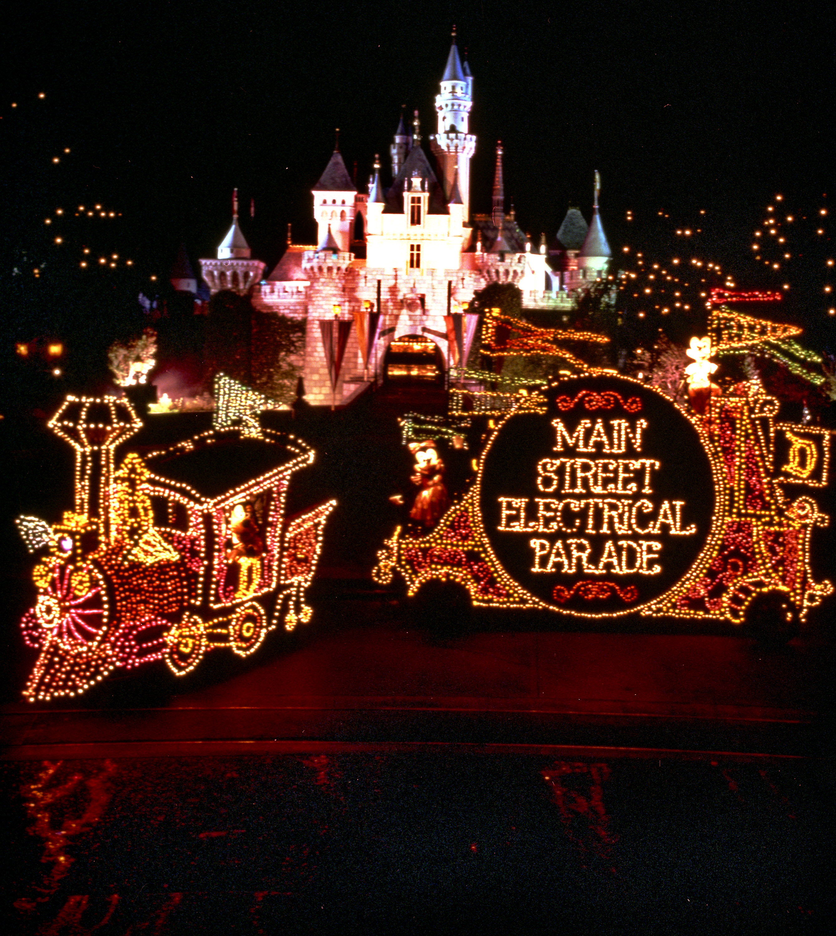 The Main Street Electrical Parade Returns to the Disneyland Resort